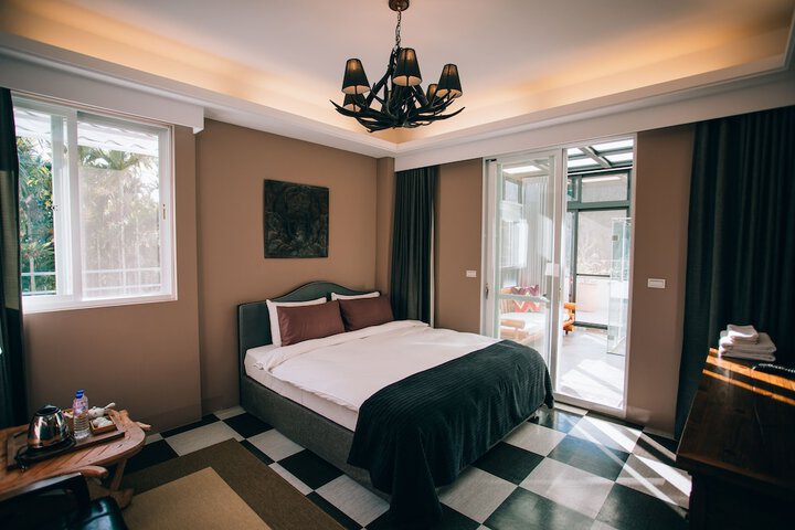 Room 10 of 110