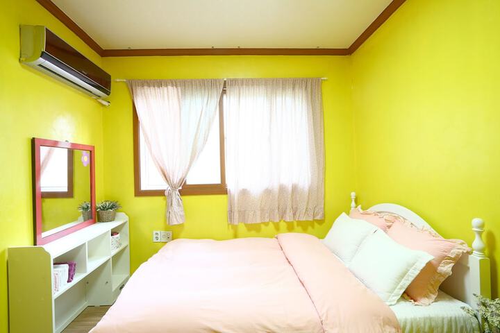 Room 40 of 111