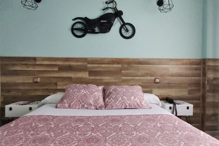 Room 33 of 49