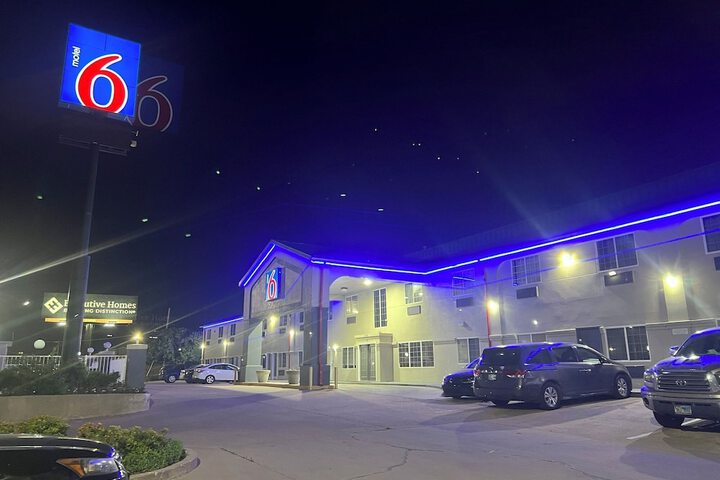 Hotel 83 of 84
