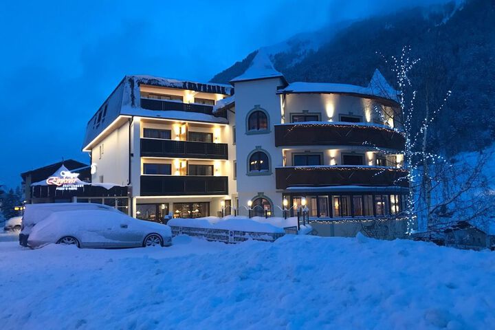 Hotel 53 of 54