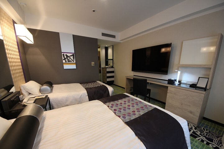Room 16 of 117