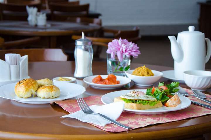 Dining 38 of 45