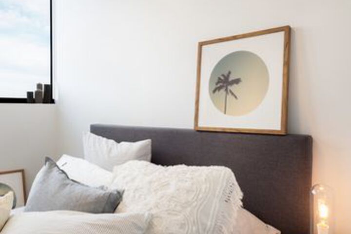 Room 10 of 37