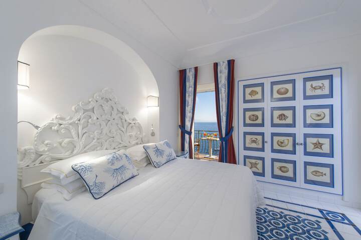 Room 44 of 260