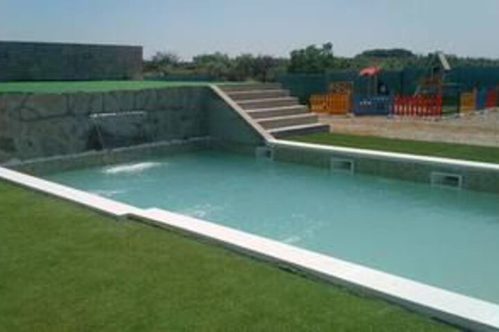 Pool 20 of 27