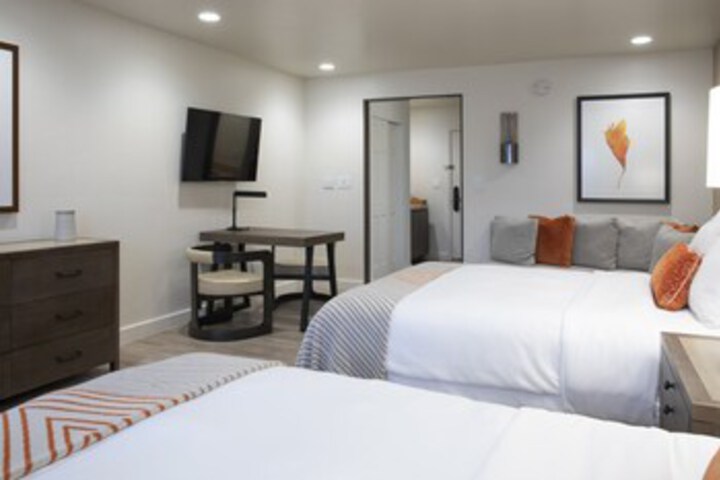 Room 53 of 82