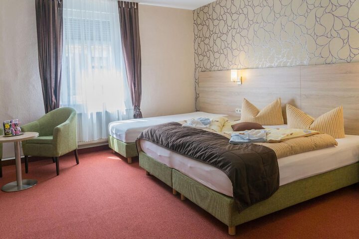 Room 10 of 35