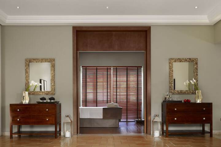 Room 70 of 157