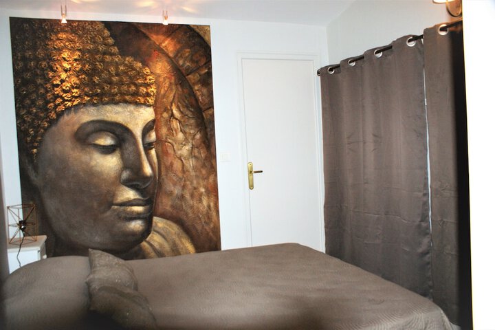 Room 3 of 73