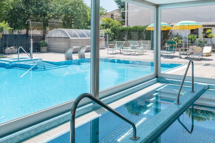 Pool Hotel