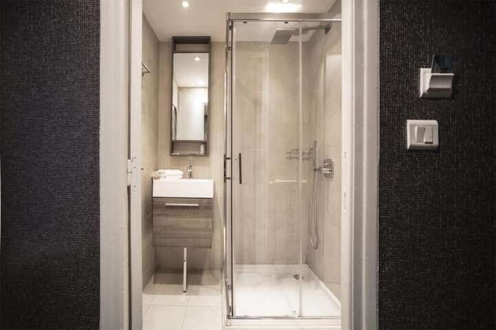 Room 18 of 35