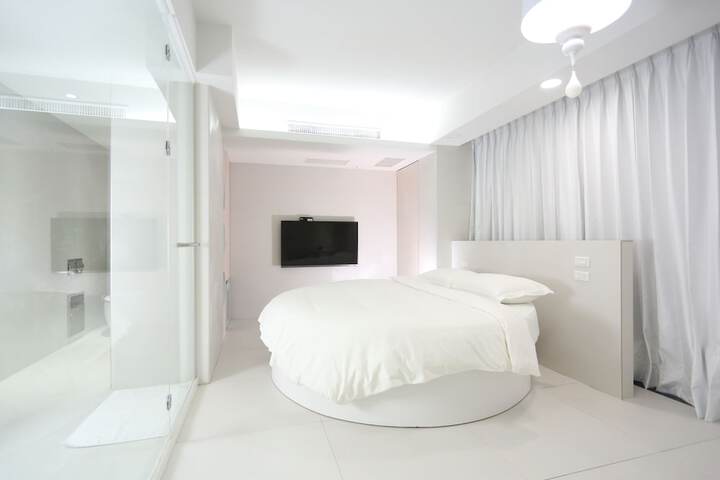 Room 9 of 74