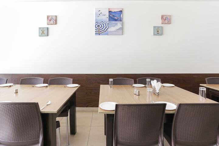 Dining 54 of 63