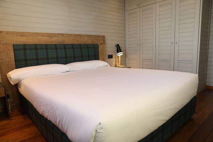 Room 4 of 58