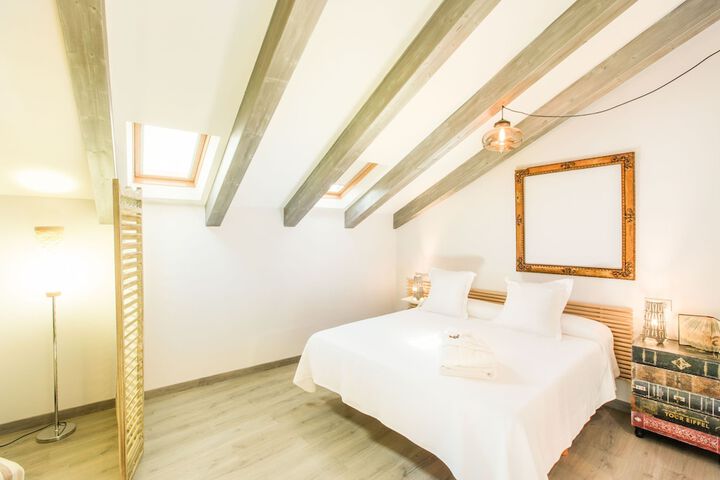 Room 4 of 49