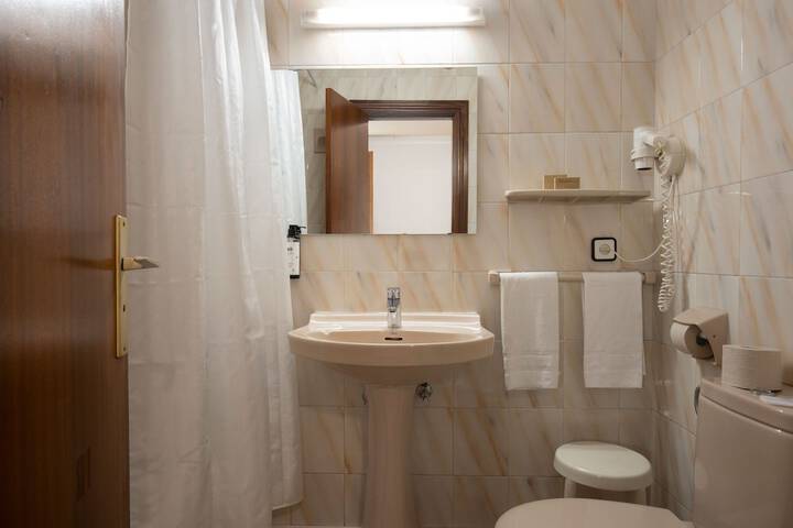 Room 22 of 48