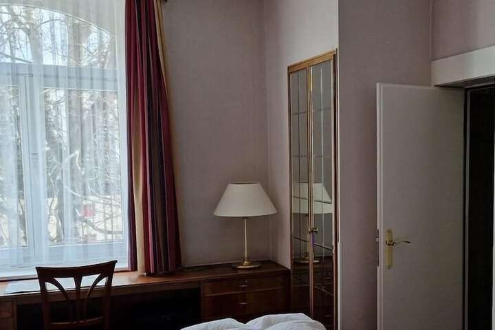 Room 20 of 90