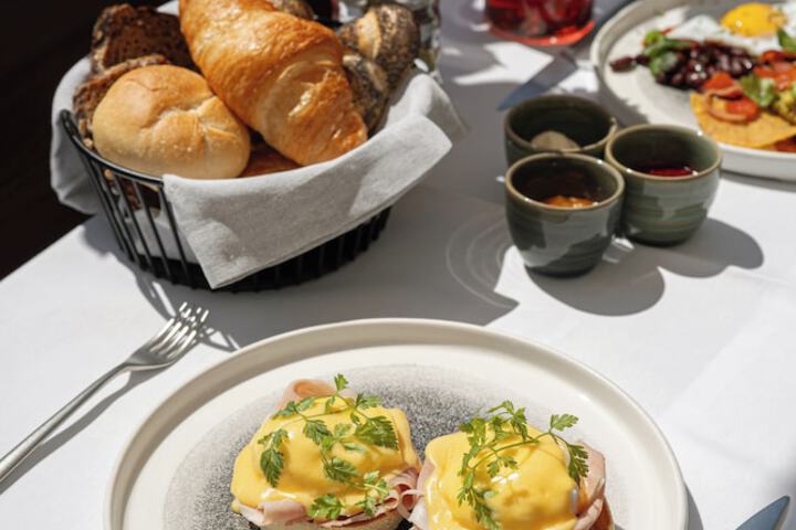Breakfast/Coffee Service 73 of 80