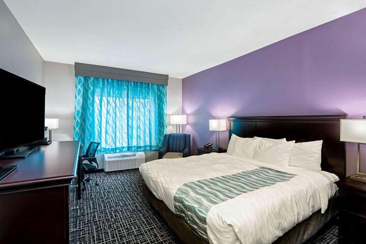 1 King Bed (9 of 14)