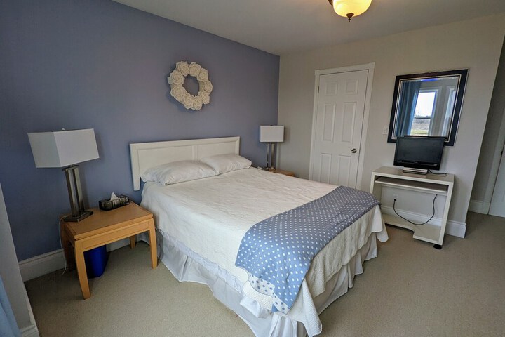 Room 7 of 24