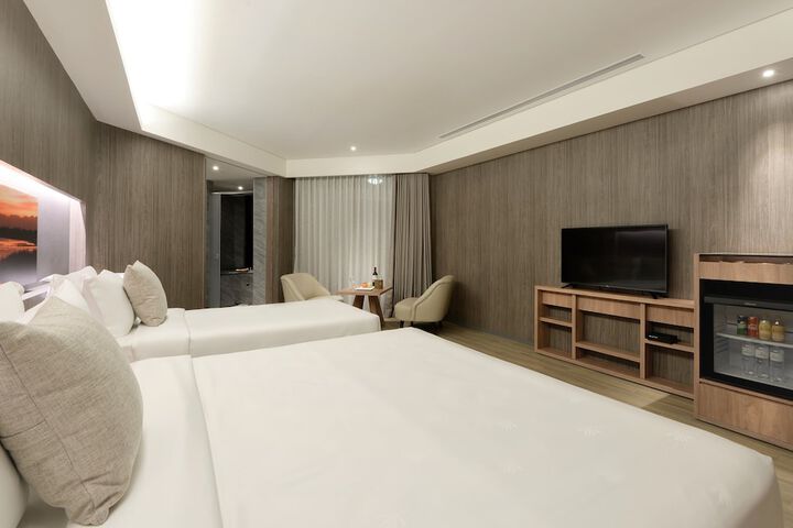 Room 15 of 65