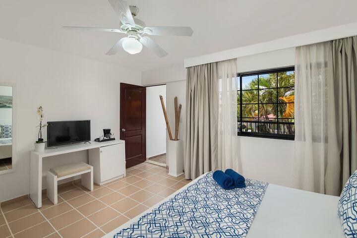 Room 9 of 40