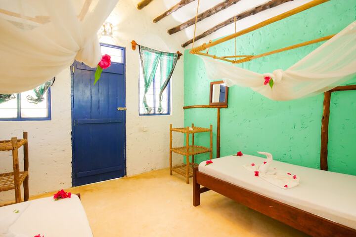 Room 12 of 112