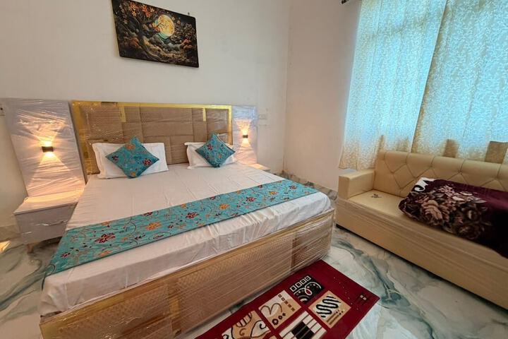 Room 4 of 69