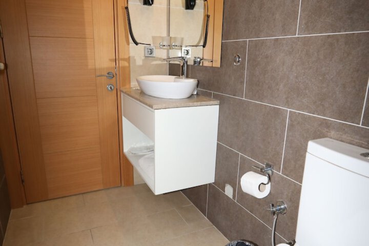 Room 10 of 40
