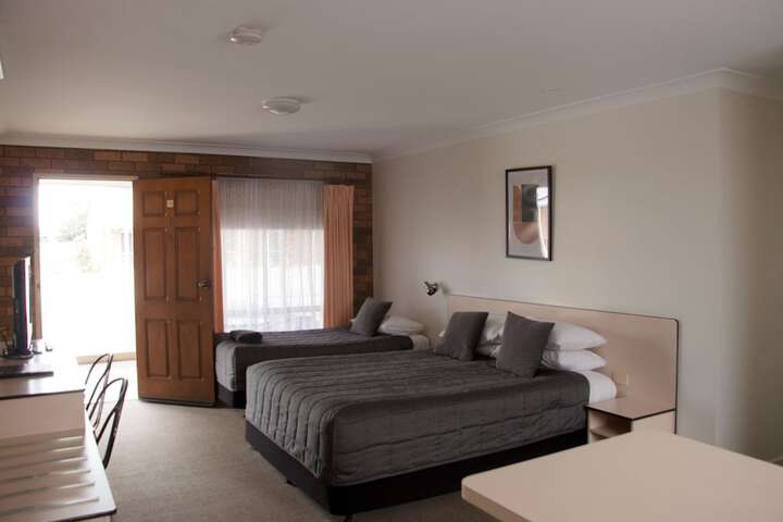 Room 10 of 35