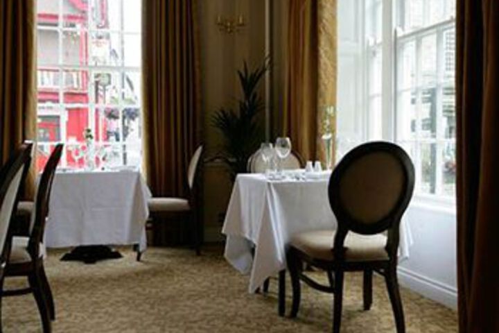 Dining 6 of 24