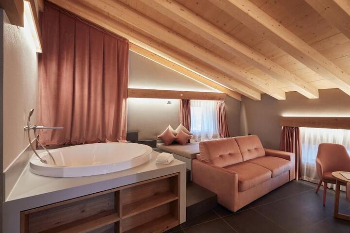 Room 2 of 54