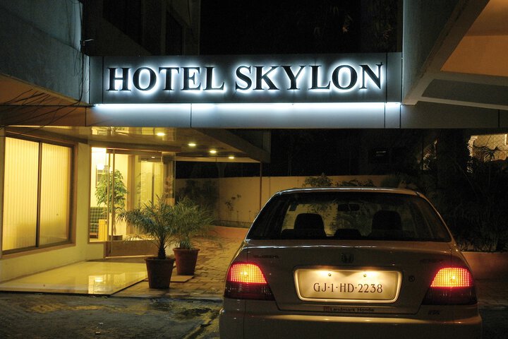Hotel Entry