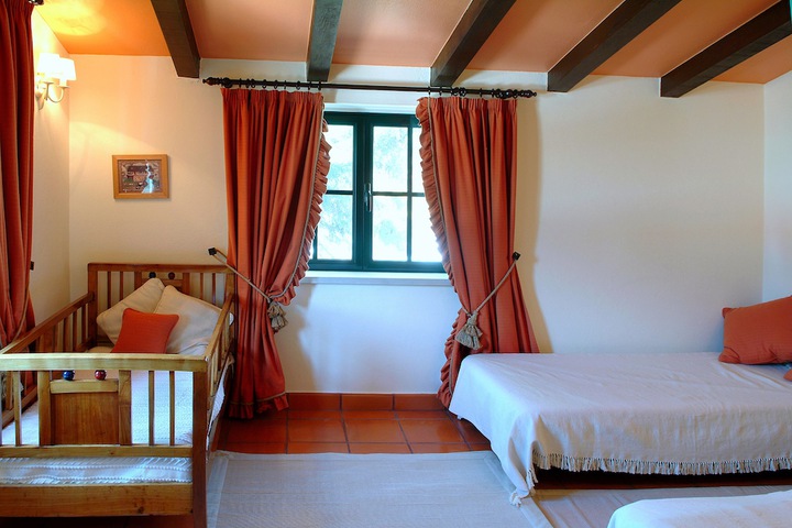 Room 7 of 34