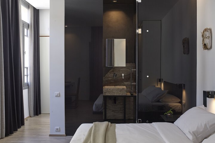 Room 16 of 71