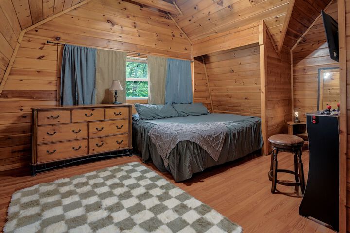 Room 13 of 40
