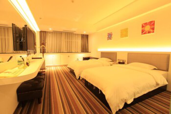 Room 9 of 20