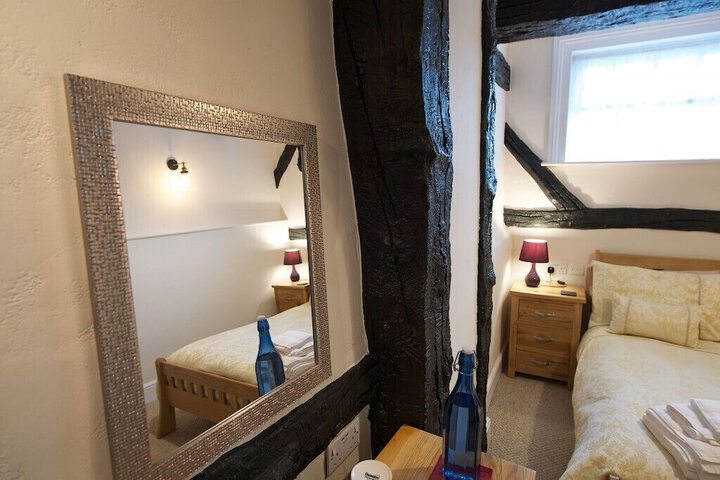 Room 18 of 26