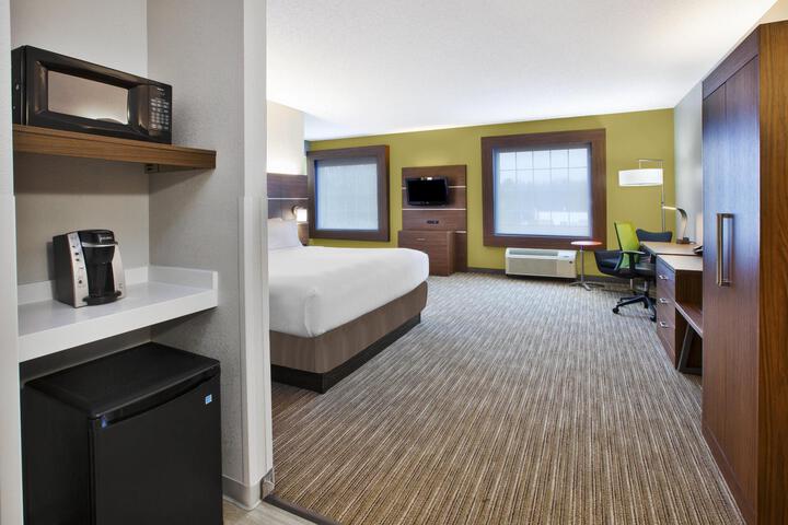 1 King Suite (4 of 13)
