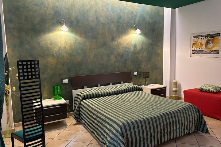 Room 19 of 80