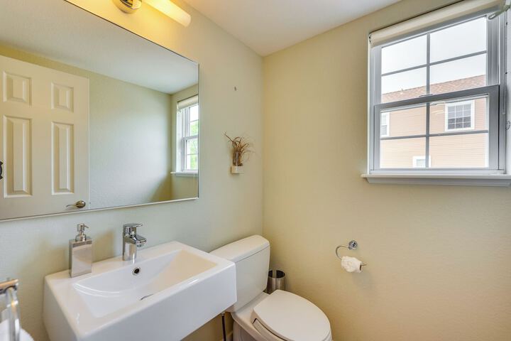 13 Mi to Dtwn Denver: Arvada Townhome w / Deck