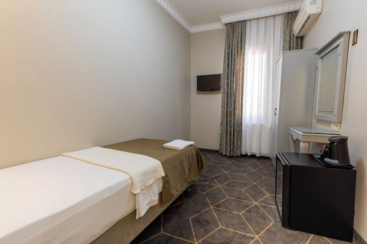 Room 46 of 77