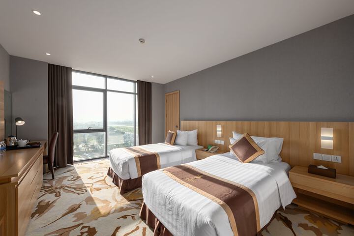 Room 5 of 122