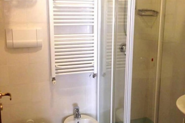 Room 9 of 15