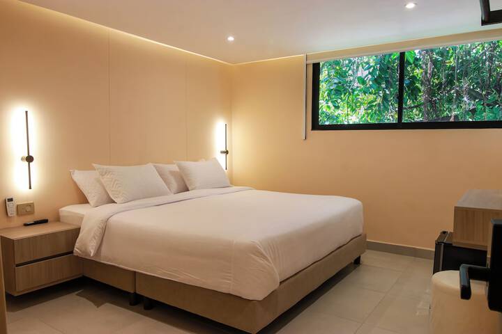 Room 9 of 31