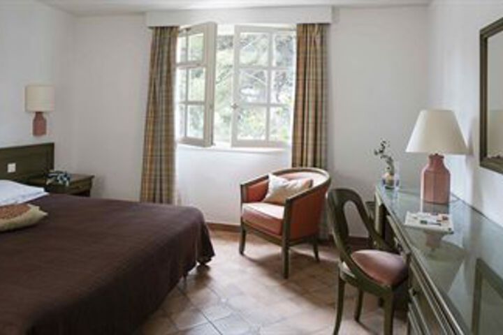 Room 4 of 10