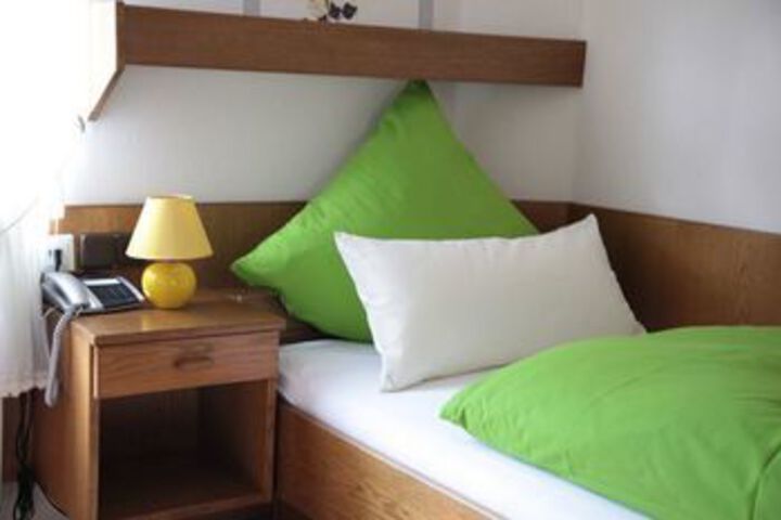 Room 17 of 35
