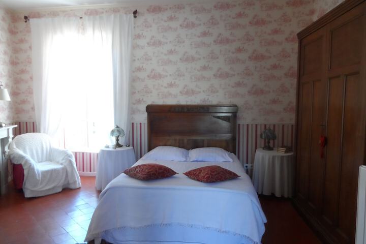Room 4 of 23