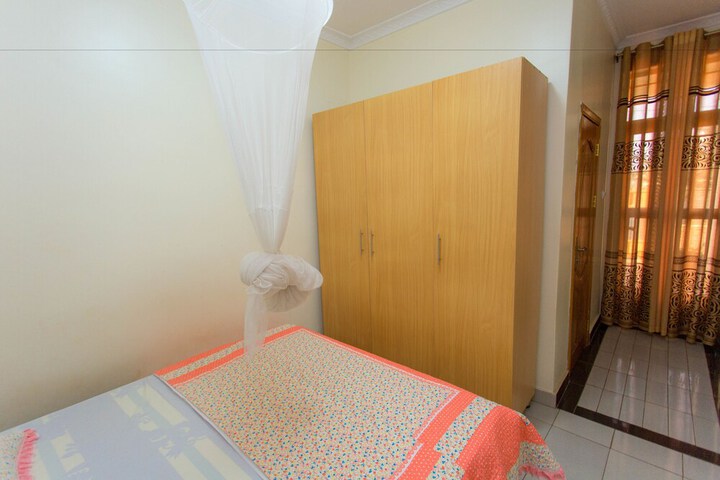 Room 3 of 27
